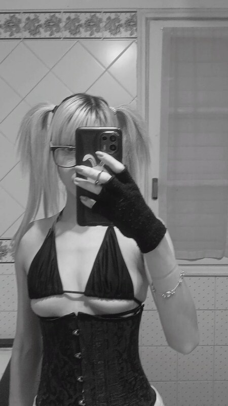 Hellou Pony nude photo 2