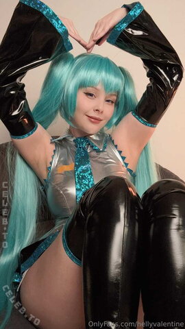 Helly Valentine New (1 photo)