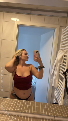 Hellybunny nude photo 26