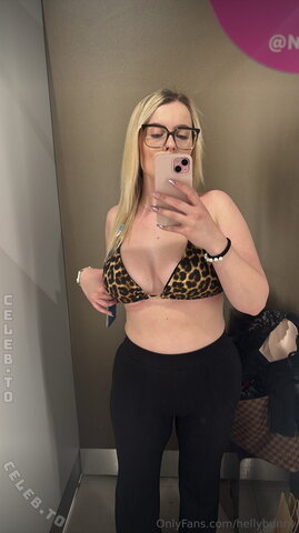 Hellybunny nude photo 7