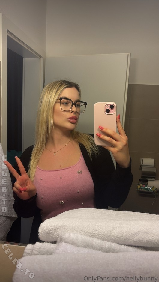 Hellybunny nude photo 1