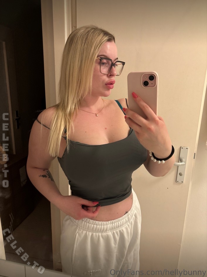 Hellybunny nude photo 2
