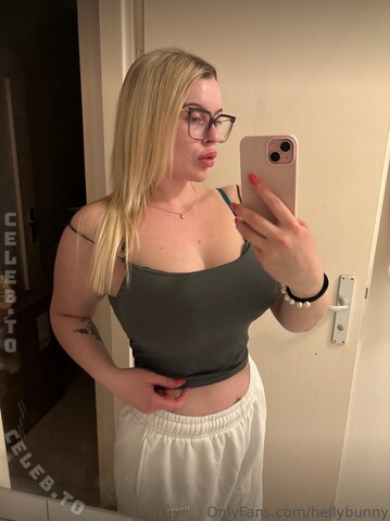 Hellybunny nude photo 2