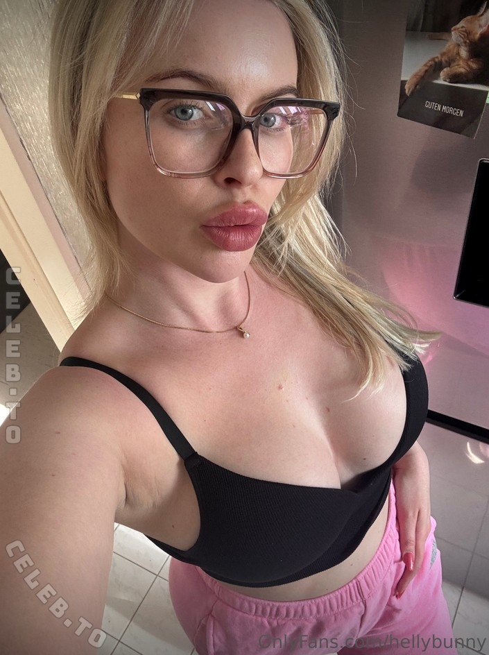 Hellybunny nude photo 2