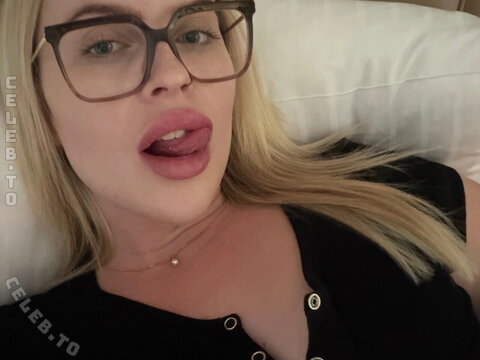 Hellybunny nude photo 5