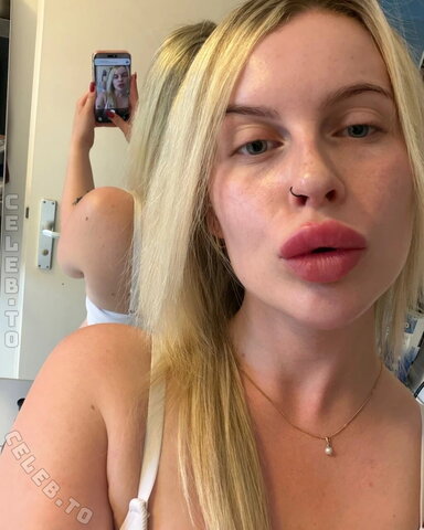 Hellybunny nude photo 1