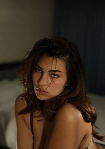 helwife nude photo 20