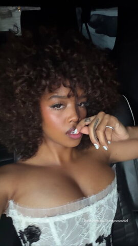 H.E.R. nude photo 16