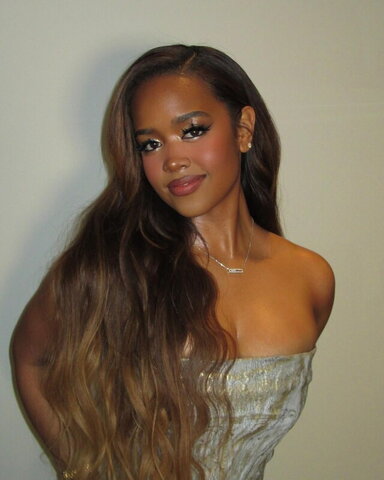 H.E.R. nude photo 4