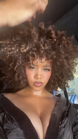 H.E.R. Fresh (4 photos)