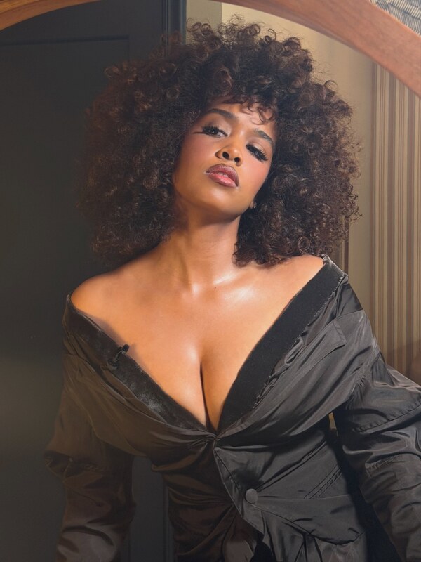 H.E.R. nude photo 3