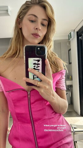 Hermione Corfield Sexy (2 photos)