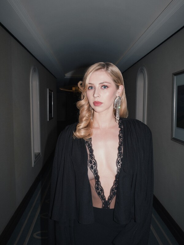 Hermione Corfield nude photo 3