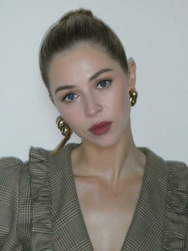 Hermione Corfield nude photo 3