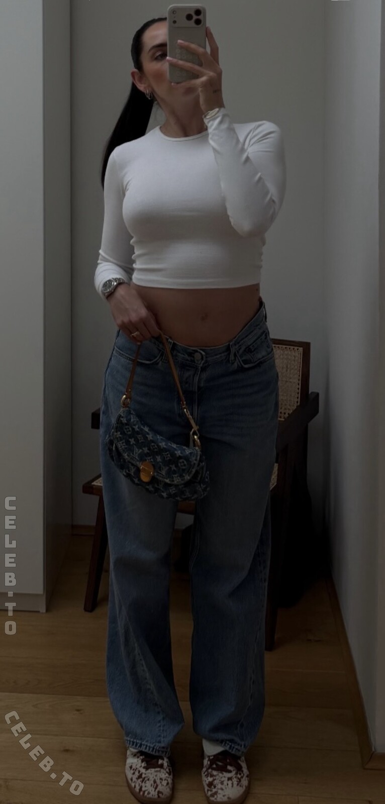 herstoryfeed nude photo 1