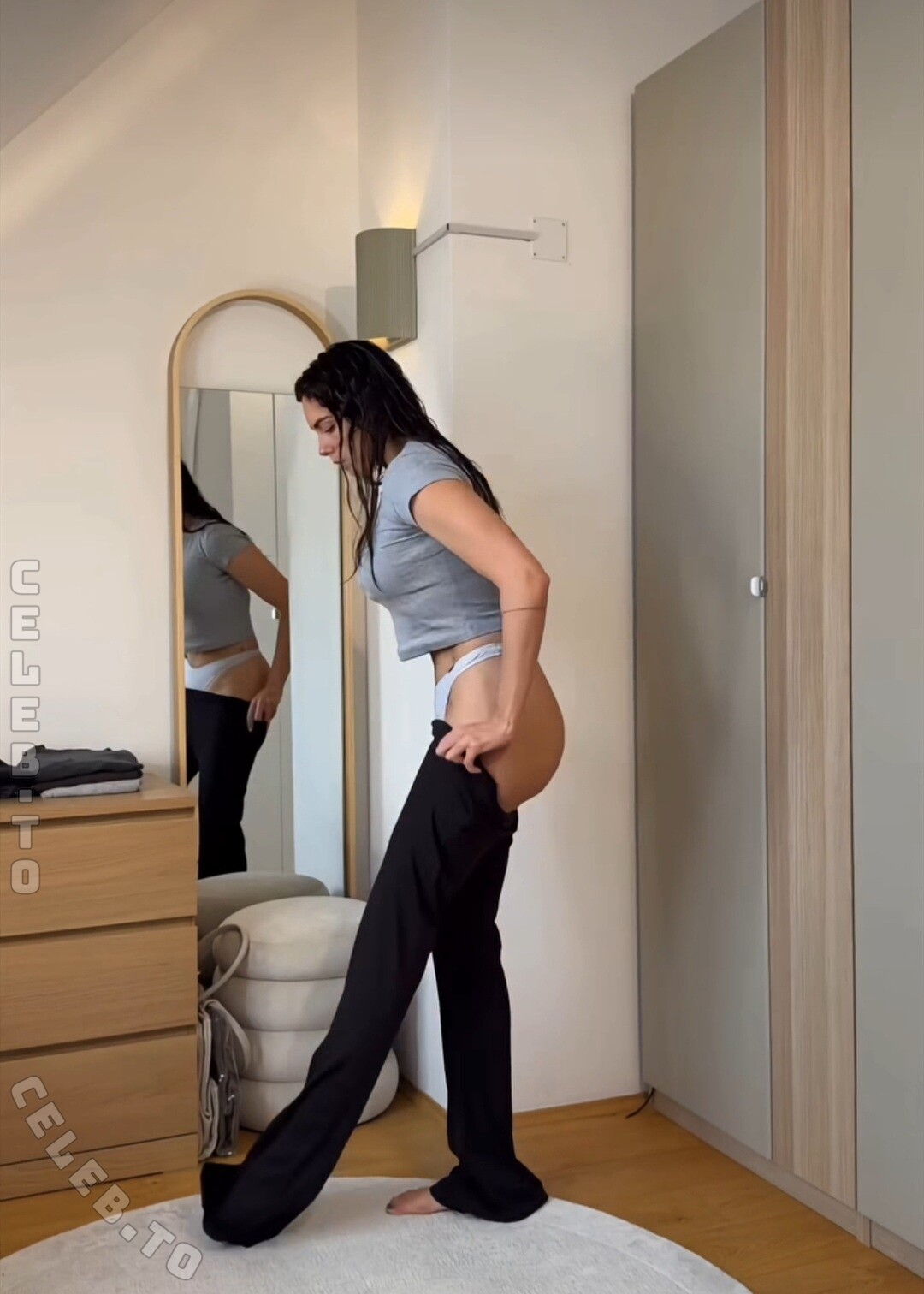 herstoryfeed nude photo 11