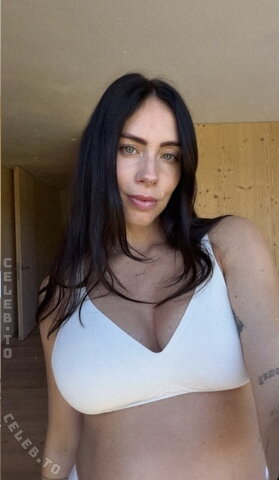 herstoryfeed nude photo 10