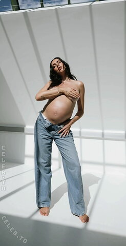 herstoryfeed nude photo 10