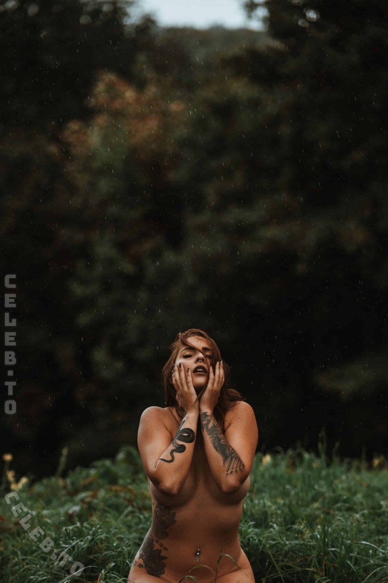 Herzblutmadl nude photo 7