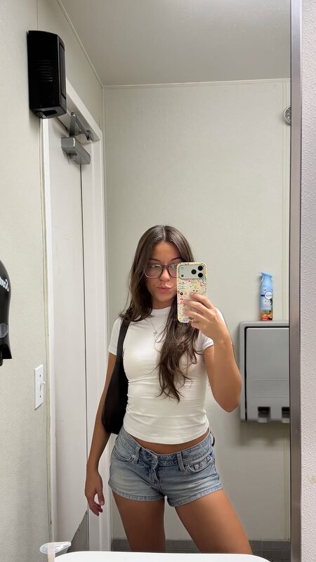 heydani nude photo 3