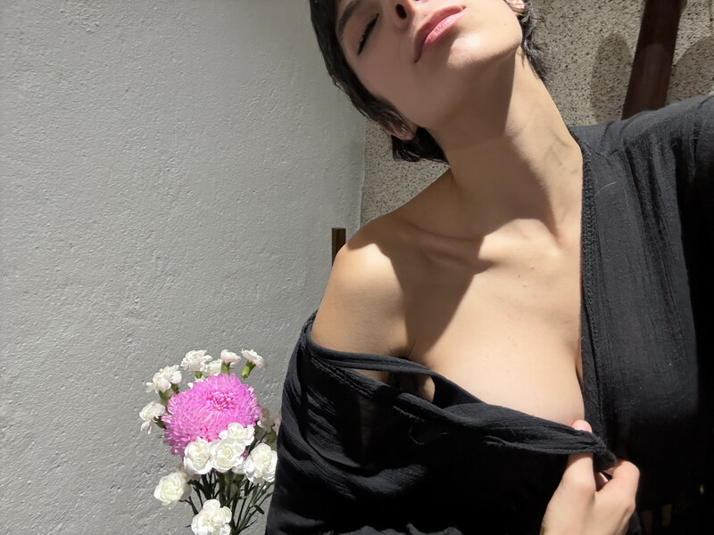 Heyitssarah nude photo 5