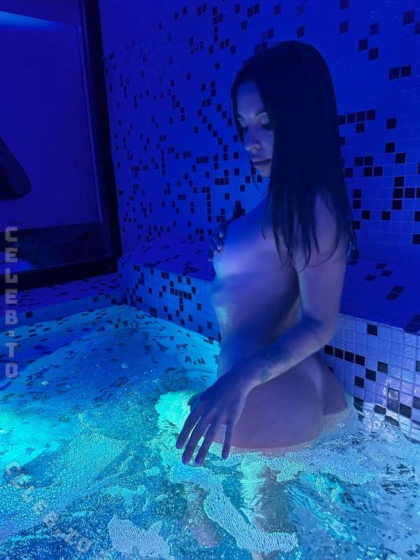 hiba hakimi nude photo 14