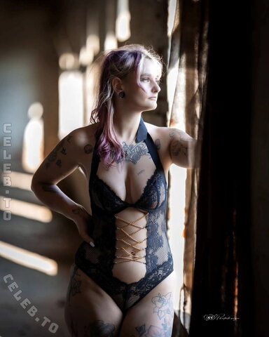 Highclassbella nude photo 14
