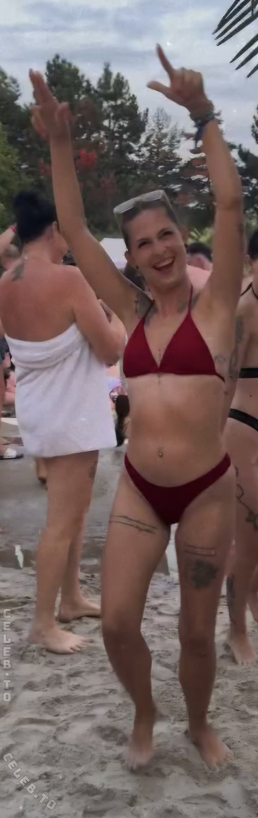hi.iam.sara nude photo 1