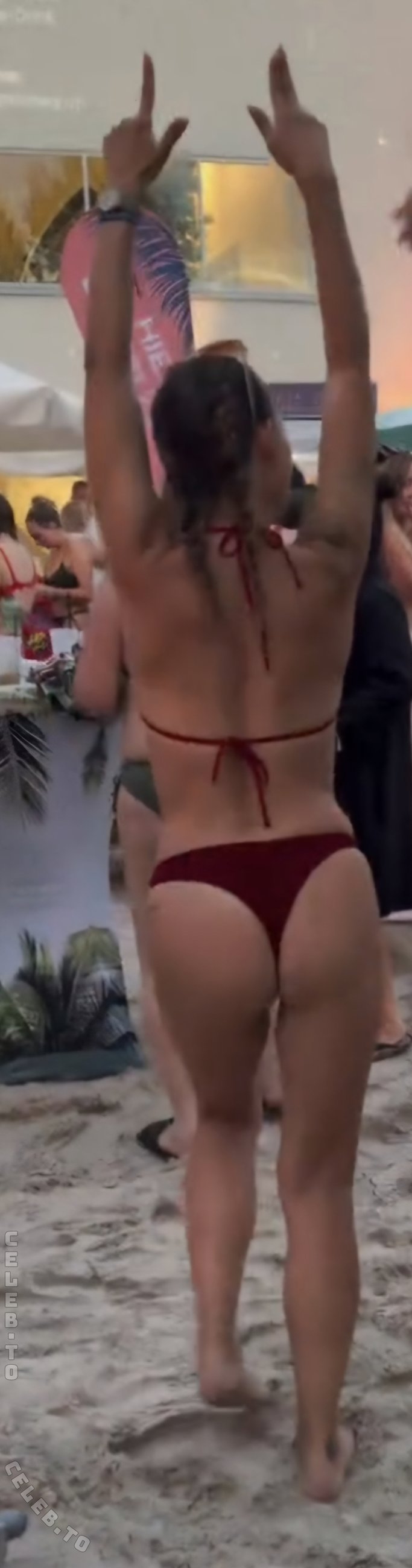 hi.iam.sara nude photo 2