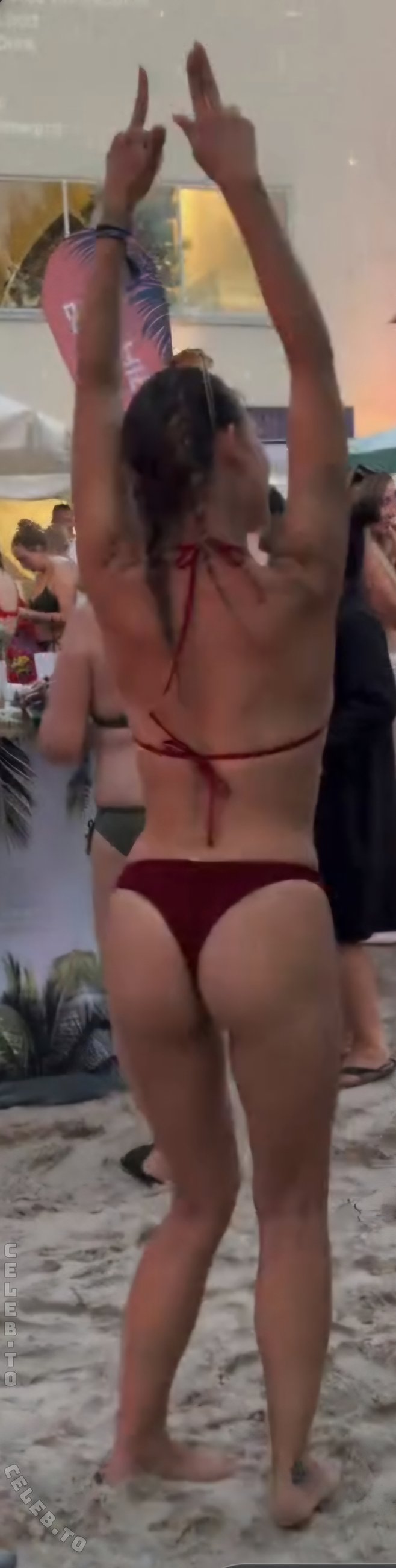hi.iam.sara nude photo 3