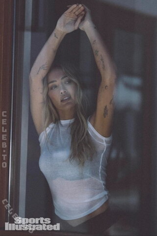 Hillary Duff nude photo 1