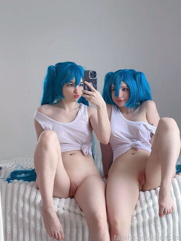 Hioshicos nude photo 12