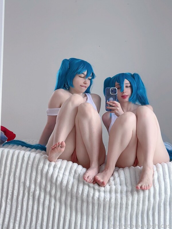 Hioshicos nude photo 12