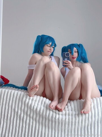 Hioshicos nude photo 9