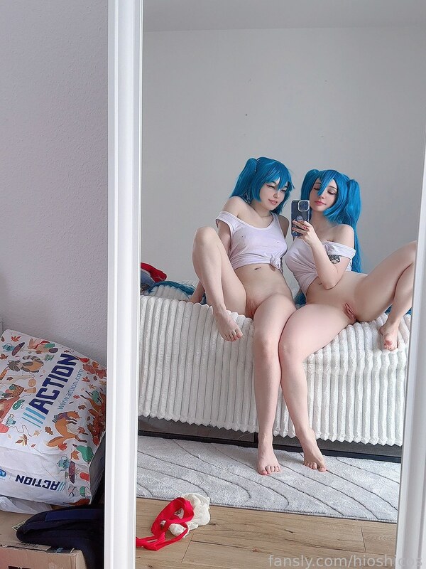 Hioshicos nude photo 15