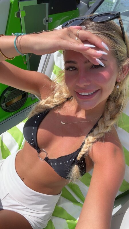 Hippicam nude photo 2