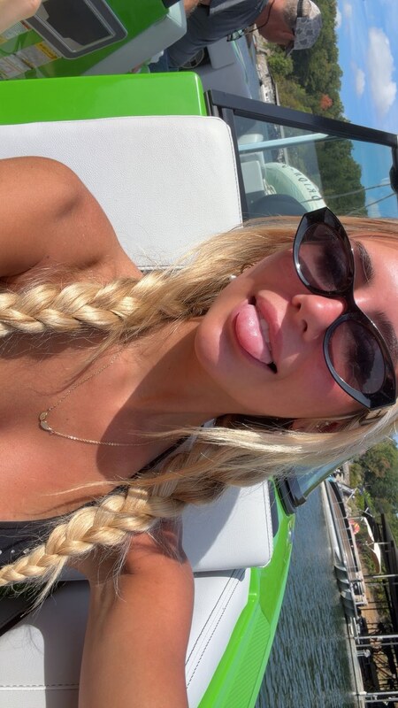 Hippicam nude photo 18