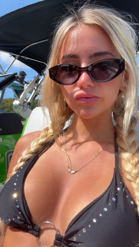 Hippicam nude photo 19