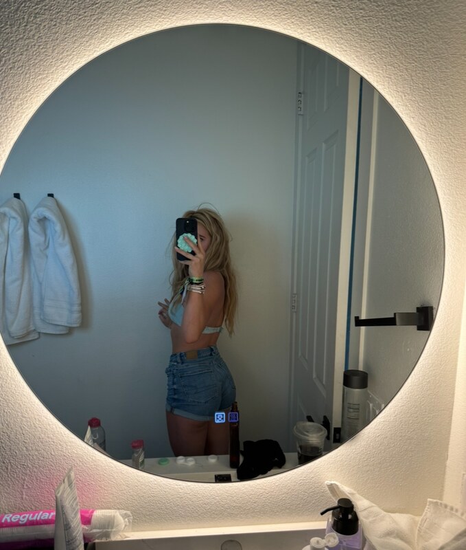 Hippicam nude photo 19