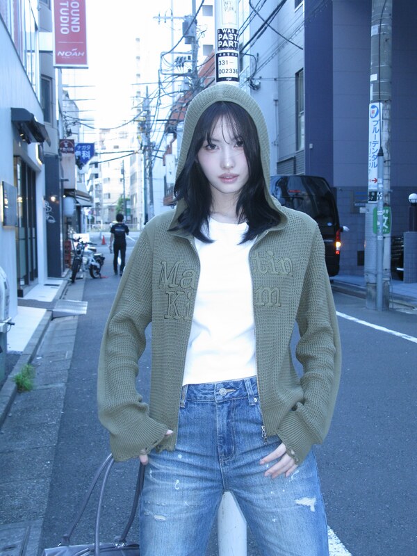 Hirai Momo nude photo 5