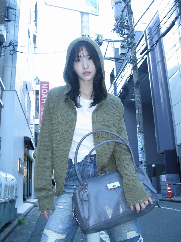 Hirai Momo nude photo 7