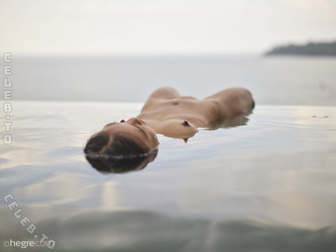 Hiromi nude photo 305