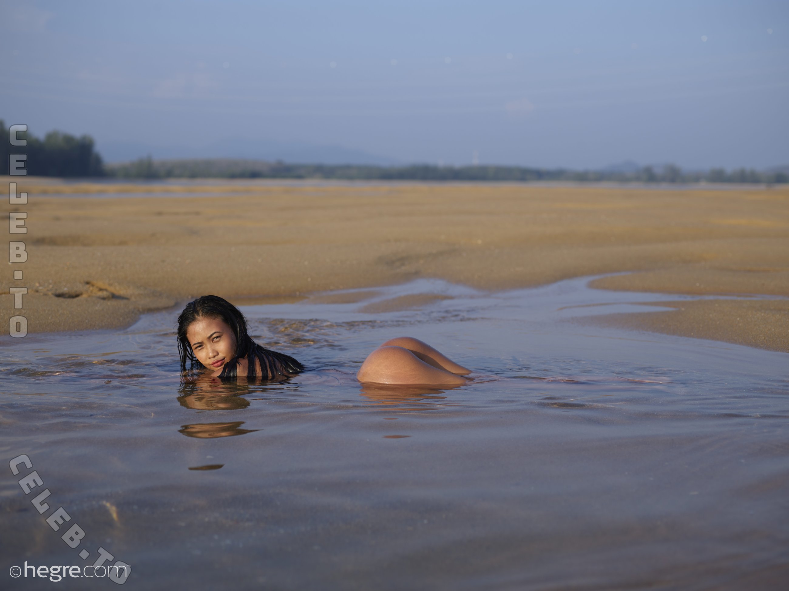 Hiromi nude photo 4