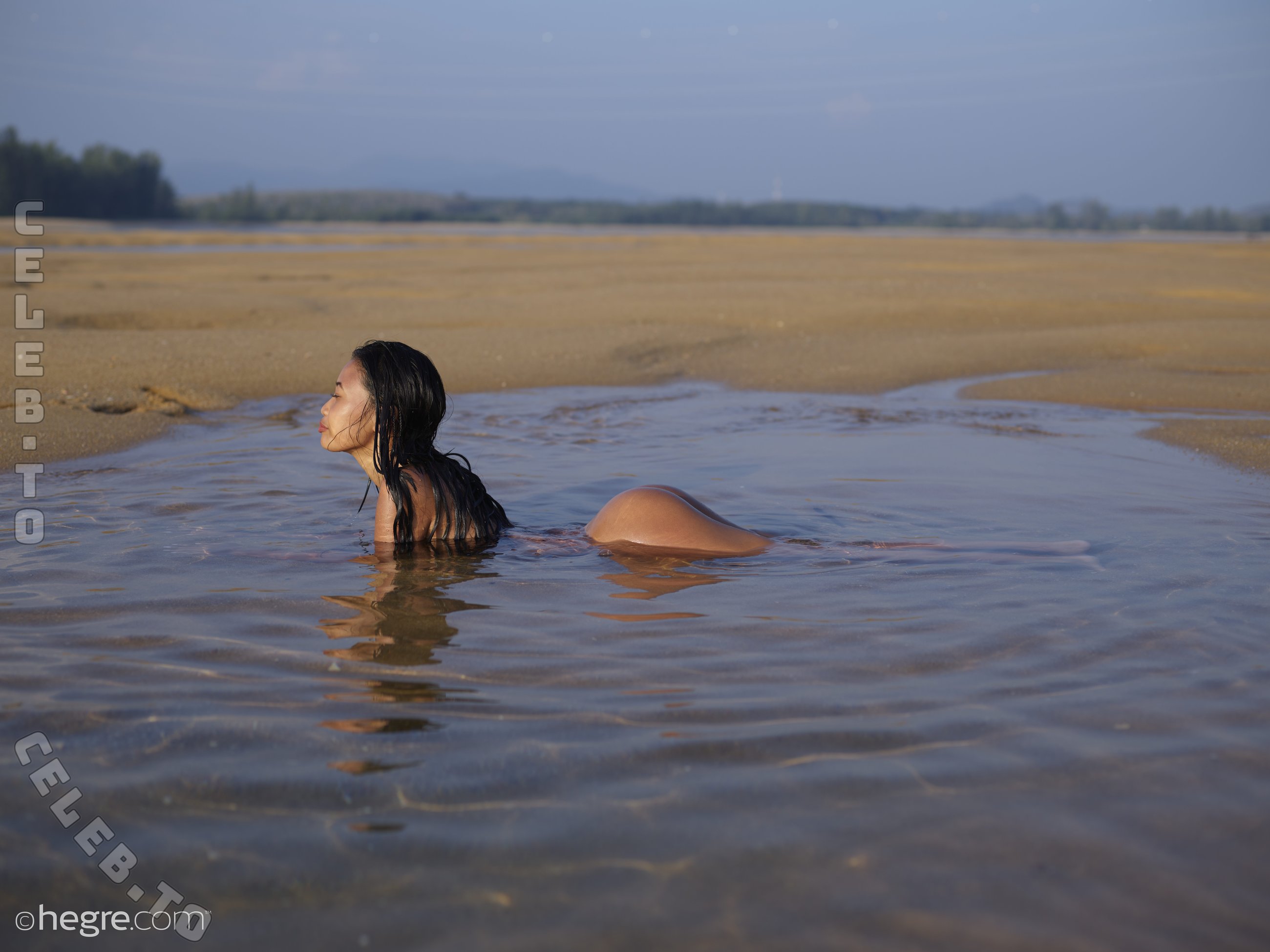 Hiromi nude photo 19