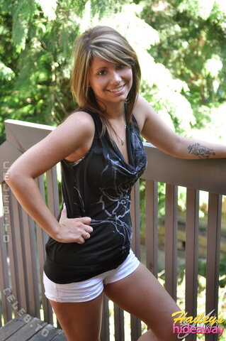 Holland Watts photo 6