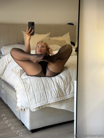 Hollie Chamberlain Sexy (11 photos)