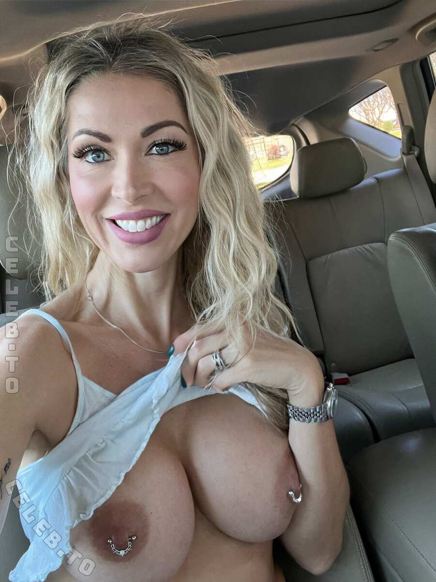 Holly Hotwife nude photo 4