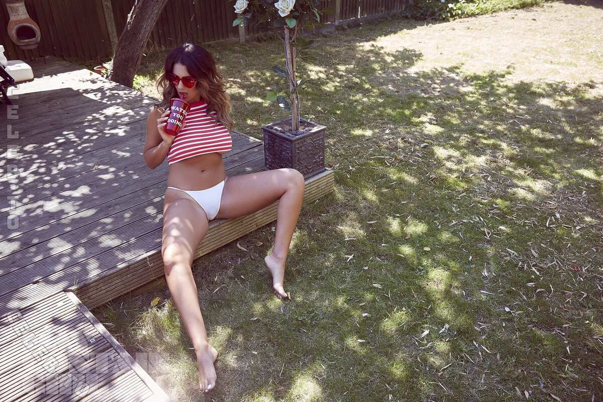Holly Peers nude photo 9