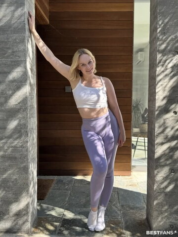 HollyLolly nude photo 15