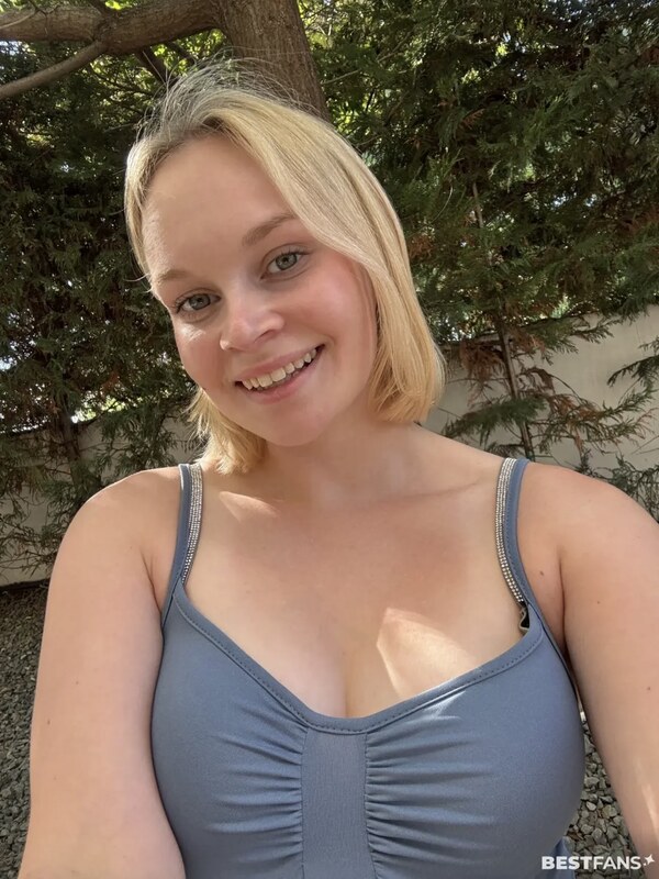 HollyLolly nude photo 29